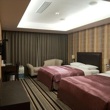 Metropolis Hotel Taoyuan Luaran gambar