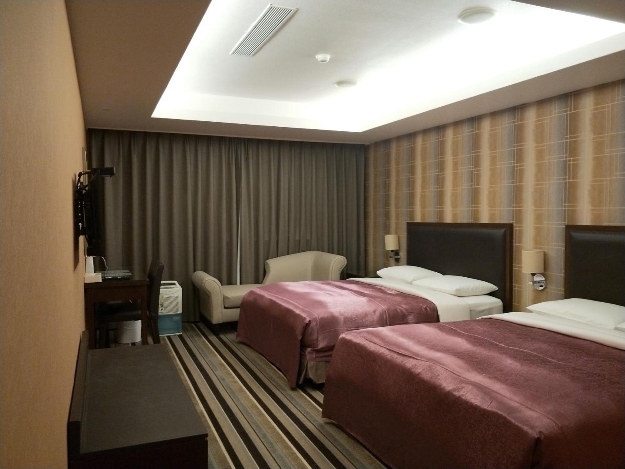 Metropolis Hotel Taoyuan Luaran gambar