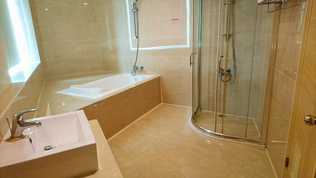 Metropolis Hotel Taoyuan Luaran gambar